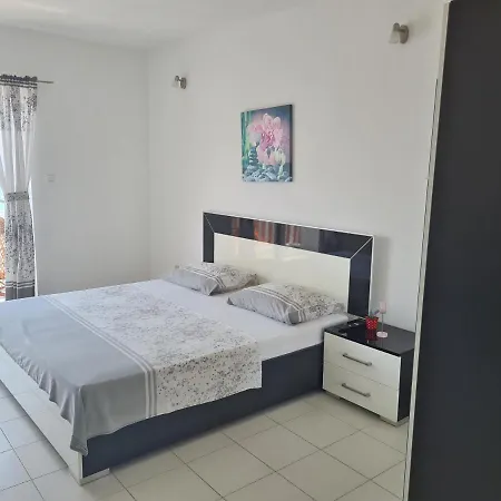 Doris * Gradac (Split-Dalmatia)