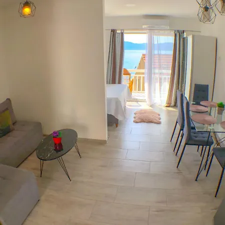 Doris Gradac (Split-Dalmatia)