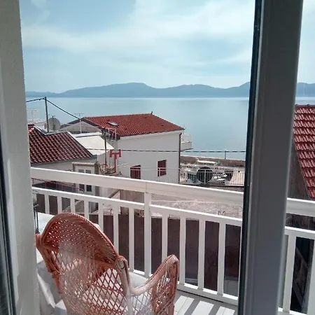 Doris Gradac (Split-Dalmatia)