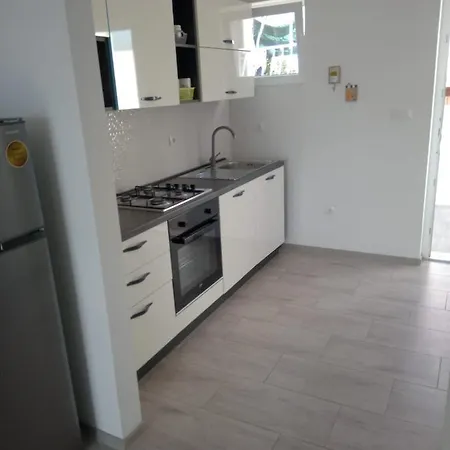 Doris Gradac (Split-Dalmatia)